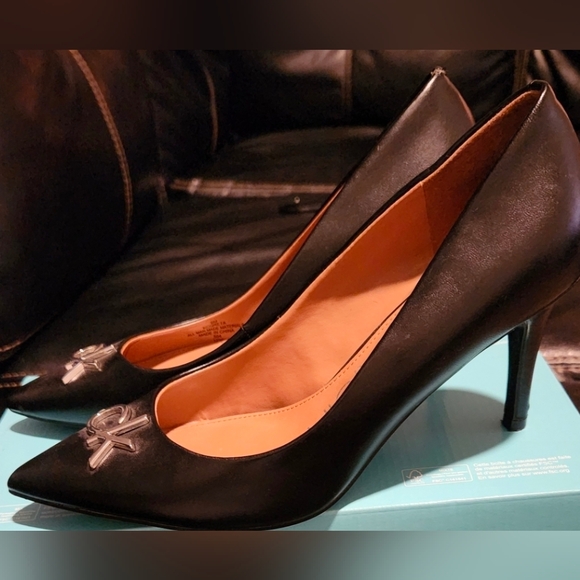 Calvin Klein Black Pointed Toe Heels - Picture 5 of 7